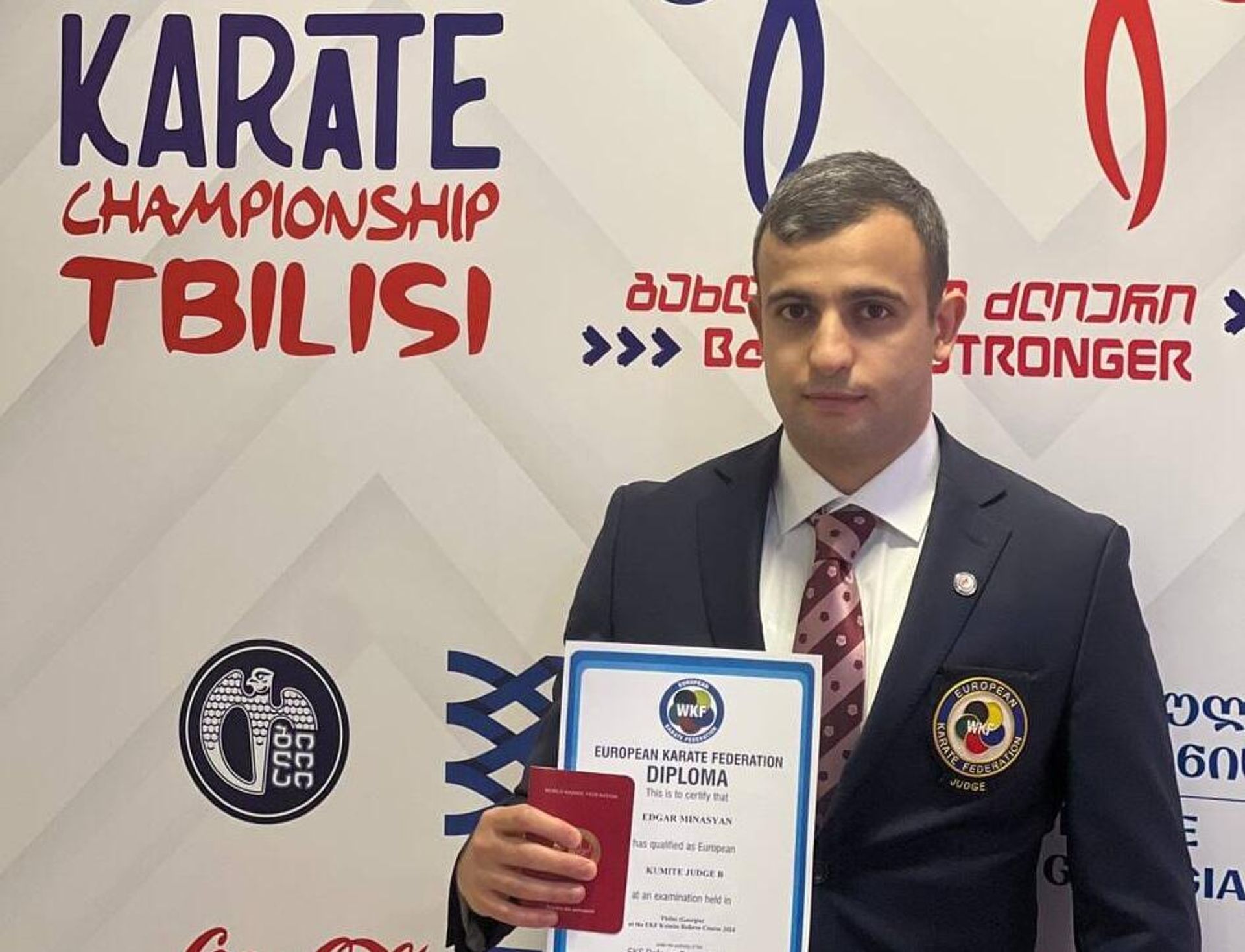 Судья Эдгар Минасян с дипломом KF Referee B - Sputnik Արմենիա, 1920, 12.02.2024