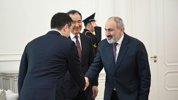 Премьер-министр Никол Пашинян принял председателя коллегии Евразийской экономической комиссии Бакитжана Сагинтаева (12 февраля 2024). Еревaн - Sputnik Армения