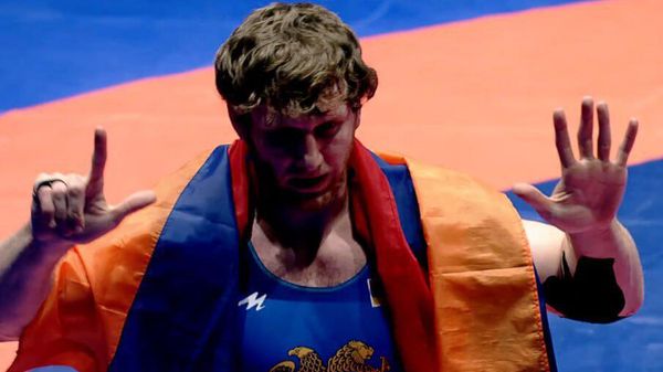 Борец греко-римского стиля Артур Алексанян стал  семикратным чемпионом Европы - Sputnik Армения