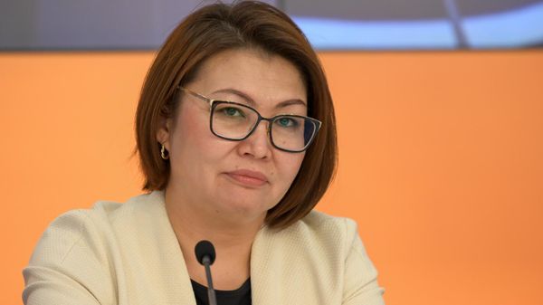 Алтынай Омурбекова во время видеомоста по теме Сотрудничество стран ЕАЭС в сфере здравоохранения (15 февраля 2024). Москвa - Sputnik Армения