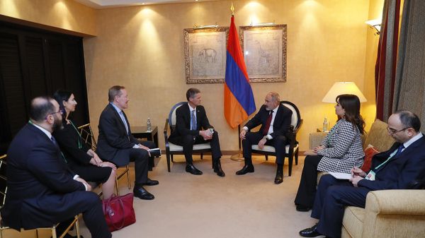 Премьер-министр Никол Пашинян обсудил вопросы сотрудничества в сфере цифровизации с вице-президентами Amazon Web Services (16 февраля 2024). Мюнхен, Германия - Sputnik Армения