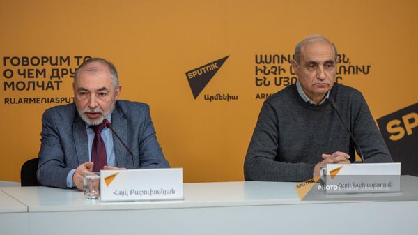 Հայկ Բաբուխանյան և Հայկ Նահապետյան - Sputnik Արմենիա