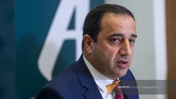 Президент Союза банков Армении Даниел Азатян на пресс-конференции на тему показателей, обобщающих деятельность банковской системы Армении в 2023 году (20 февраля 2024). Еревн - Sputnik Армения