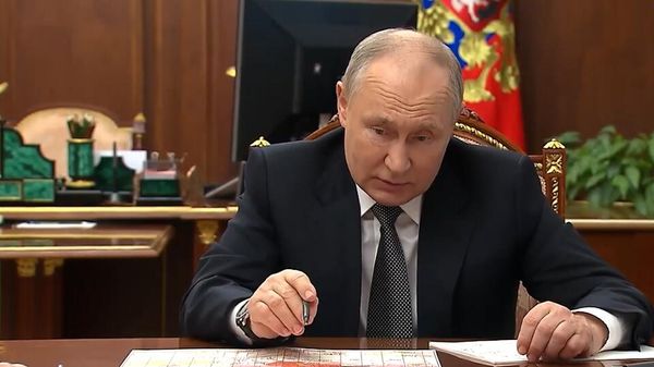 Путин после освобождения Авдеевки поздравил Шойгу с успехом, отметил, что его надо развивать - Sputnik Армения