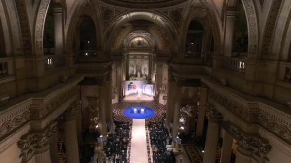 Церемония перезахоронения армянского бойца Мисака Манушяна и его жены Мелине в Париже - Sputnik Армения