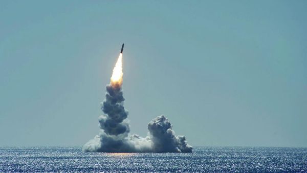Запуск баллистической ракеты Trident II - Sputnik Армения