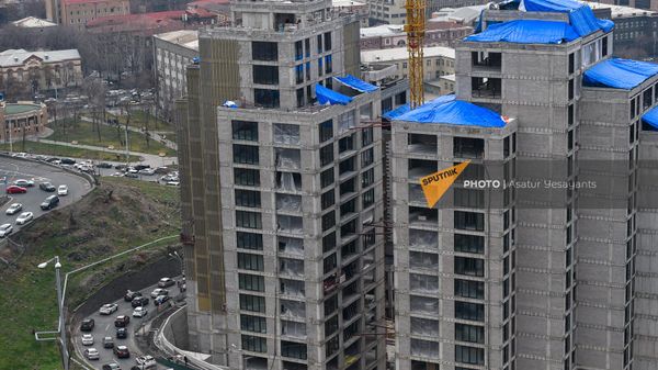 Стройка комплекса Artlife Kempinski Residences Yerevan на улице Сараланджи в Ереване - Sputnik Армения