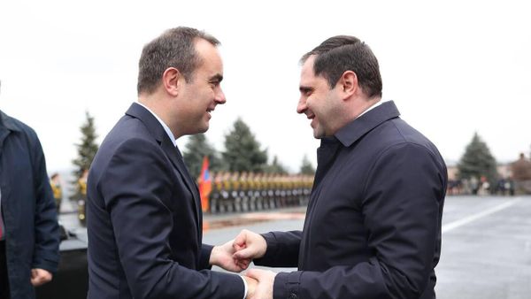 Սուրեն Պապիկյանն ու Սեբաստիեն Լըկորնյուն - Sputnik Արմենիա