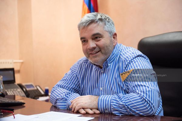 Армянская революция дойдет до коров и помидоров: фермерам надо знать планы на 2020 год Армянская революция дойдет до коров и помидоров: фермерам надо знать планы на 2020 год - Sputnik Армения