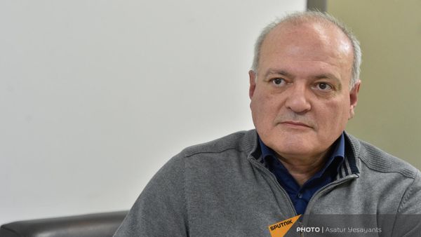 Политолог Виген Акопян в гостях радио Sputnik - Sputnik Армения