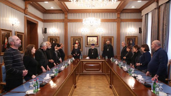 Ամենայն հայոց կաթողիկոսն ընդունել է «Որդիների կանչ» ՀԿ անդամներին - Sputnik Արմենիա