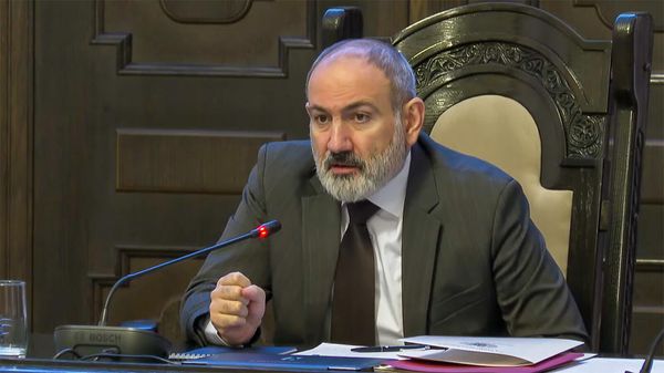 Премьер-министр Никол Пашинян во время очередного заседания правительства Армении (29 февраля 2024). Еревaн - Sputnik Армения