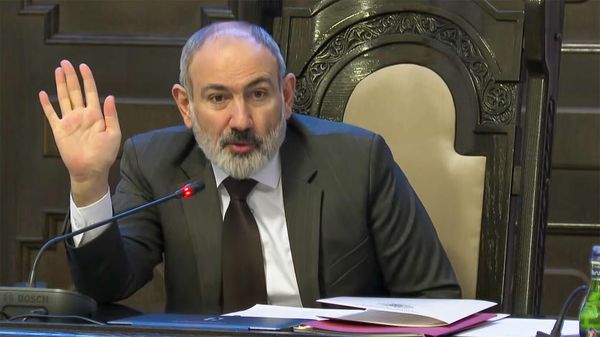 Премьер-министр Никол Пашинян во время очередного заседания правительства Армении (29 февраля 2024). Еревaн - Sputnik Армения