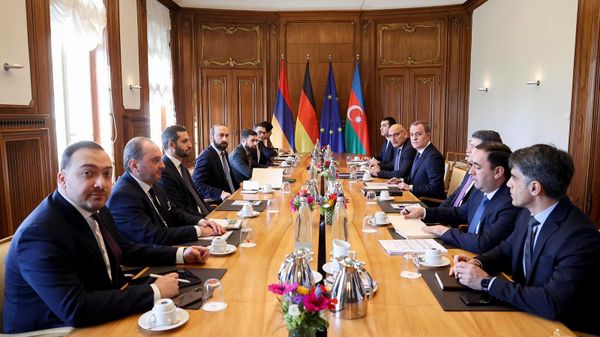 Հայաստանի և Ադրբեջանի ԱԳ նախարարների բանակցությունների 2–րդ օրը - Sputnik Արմենիա