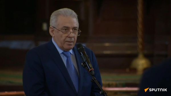 Посол в РФ Вагаршак Арутюнян зачитал послание Никола Пашиняна на похоронах Рыжкова - Sputnik Армения