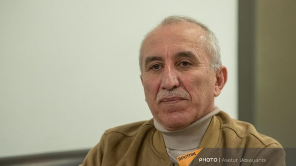 Ветеран Пограничной службы РФ Лев Азатханян в гостях радио Sputnik - Sputnik Армения