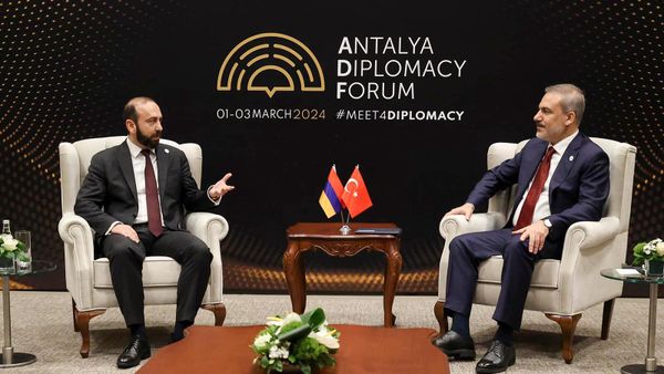 Встреча глав МИД Армении и Турции Арарата Мирзояна и Хакана Фидана на полях дипломатического форума в Анталье (1 марта 2024). Турция - Sputnik Армения
