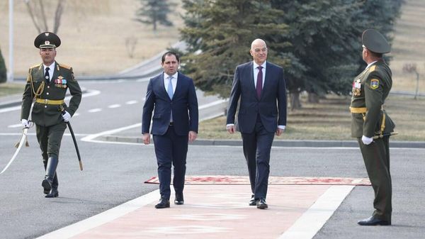 Սուրեն Պապիկյանն ու Նիկոս Դենդիասը - Sputnik Արմենիա