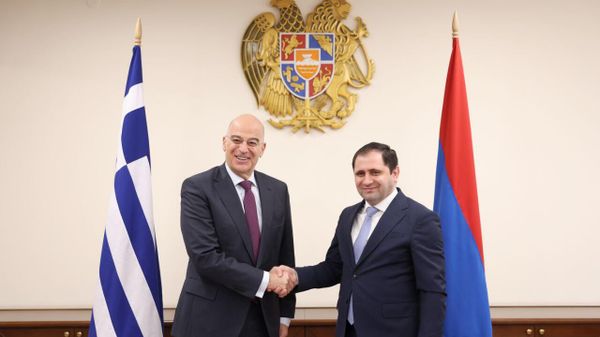 Նիկոս Դենդիասն ու Սուրեն Պապիկյանը - Sputnik Արմենիա