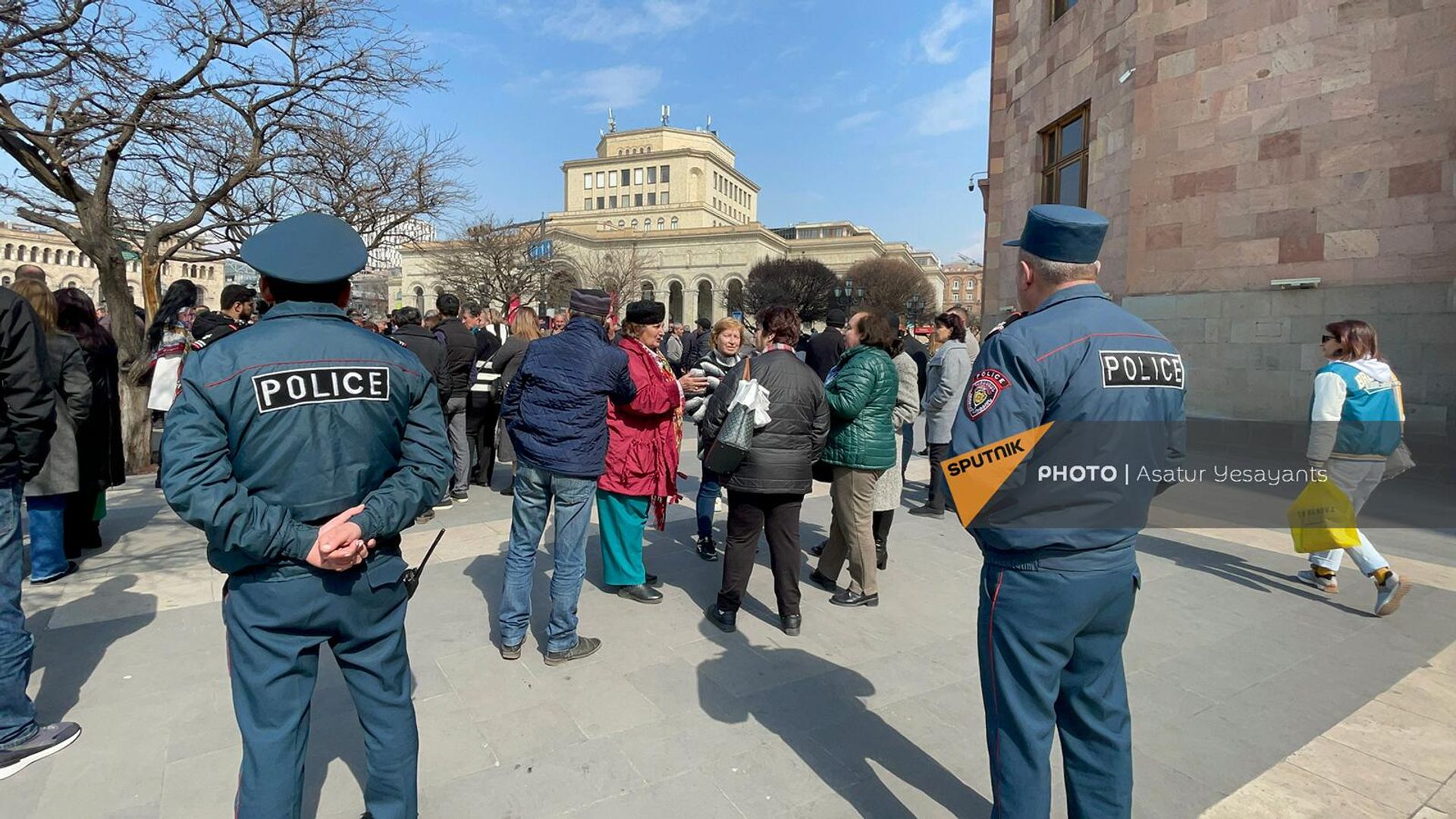 Акция протеста вынужденных переселенцев из Нагорного Карабаха у Дома правительства (5 марта 2024). Еревaн - Sputnik Արմենիա, 1920, 05.03.2024