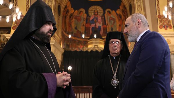 Премьер-министр Никол Пашинян посетил церковь Святого Григория Просветителя (6 марта 2024). Каир - Sputnik Армения