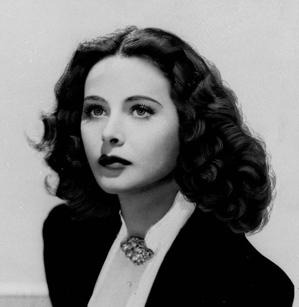 Актриса Хеди Ламарр (Хедвиг Ева Мария Кислер)Ламарр в 1942 году получила патент на разработку "Системы секретной связи", которая сегодня используется в звонках по Wi-Fi, технологиях GSM, GPS, Bluetooth Актриса Хеди Ламарр (Хедвиг Ева Мария Кислер)Ламарр в 1942 году получила патент на разработку "Системы секретной связи", которая сегодня используется в звонках по Wi-Fi, технологиях GSM, GPS, Bluetooth - Sputnik Армения