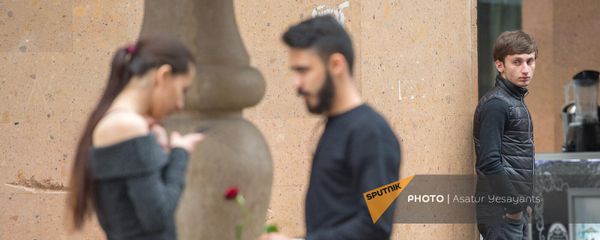 8 Марта на улицах Ереванa 8 Марта на улицах Ереванa - Sputnik Армения