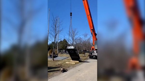 В канадском городе Оквилл снесли памятник дивизии украинских националистов СС Галичина - Sputnik Армения