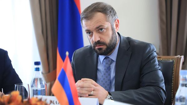 Министр экономики Геворг Папоян принял Чрезвычайного и полномочного посла Казахстана в Армении (11 марта 2024). Еревaн - Sputnik Армения