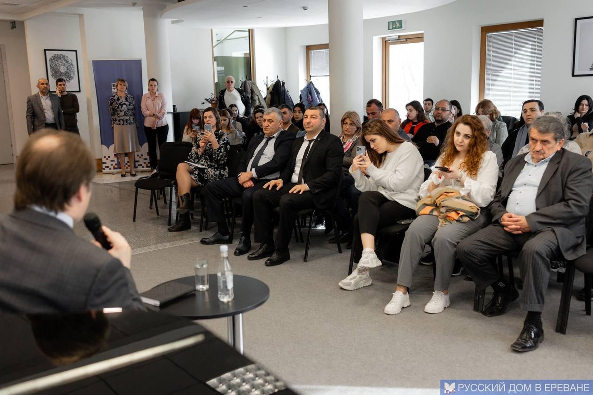 В Русском доме в Ереване в рамках II Международного фестиваля документального кино RT. Док: Время героев прошёл показ фильма Путь военкора (12 марта 2024). Еревaн В Русском доме в Ереване в рамках II Международного фестиваля документального кино RT. Док: Время героев прошёл показ фильма Путь военкора (12 марта 2024). Еревaн - Sputnik Армения, 1920, 12.03.2024