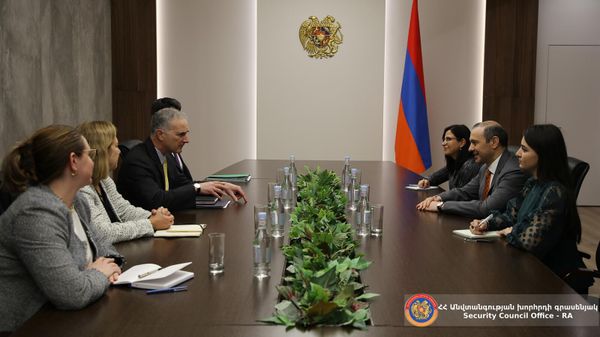 Արմեն Գրիգորյանն ընդունել է Լուիս Բոնոյին - Sputnik Արմենիա
