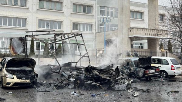 Разрушения с погибшими в результате обстрела ВСУ снарядами залпового огня Вампир (16 марта 2024). Белгород - Sputnik Армения