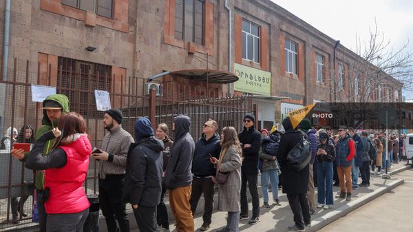 Выборы президента России на избирательном участке в Генконсульстве РФ в Гюмри (17 марта 2024). Ширак - Sputnik Армения