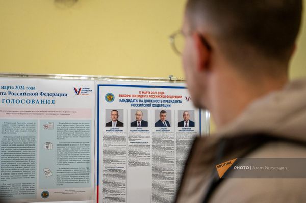 Выборы президента России на избирательном участке №8026 в посольстве РФ в Армении. - Sputnik Армения