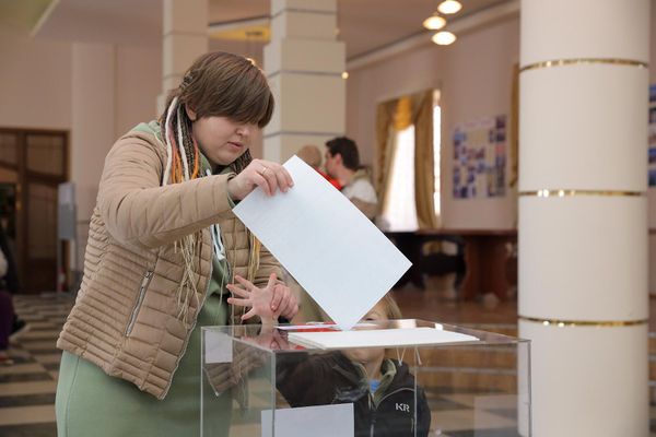 Выборы президента России на избирательном участке №8031 в Генеральном консульстве России в Гюмри. - Sputnik Армения