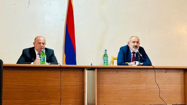 Премьер-министр Никол Пашинян встретился с жителями Воскепара, Баганиса и близлежащих населенных пунктов (18 марта 2024). Воскепар - Sputnik Армения