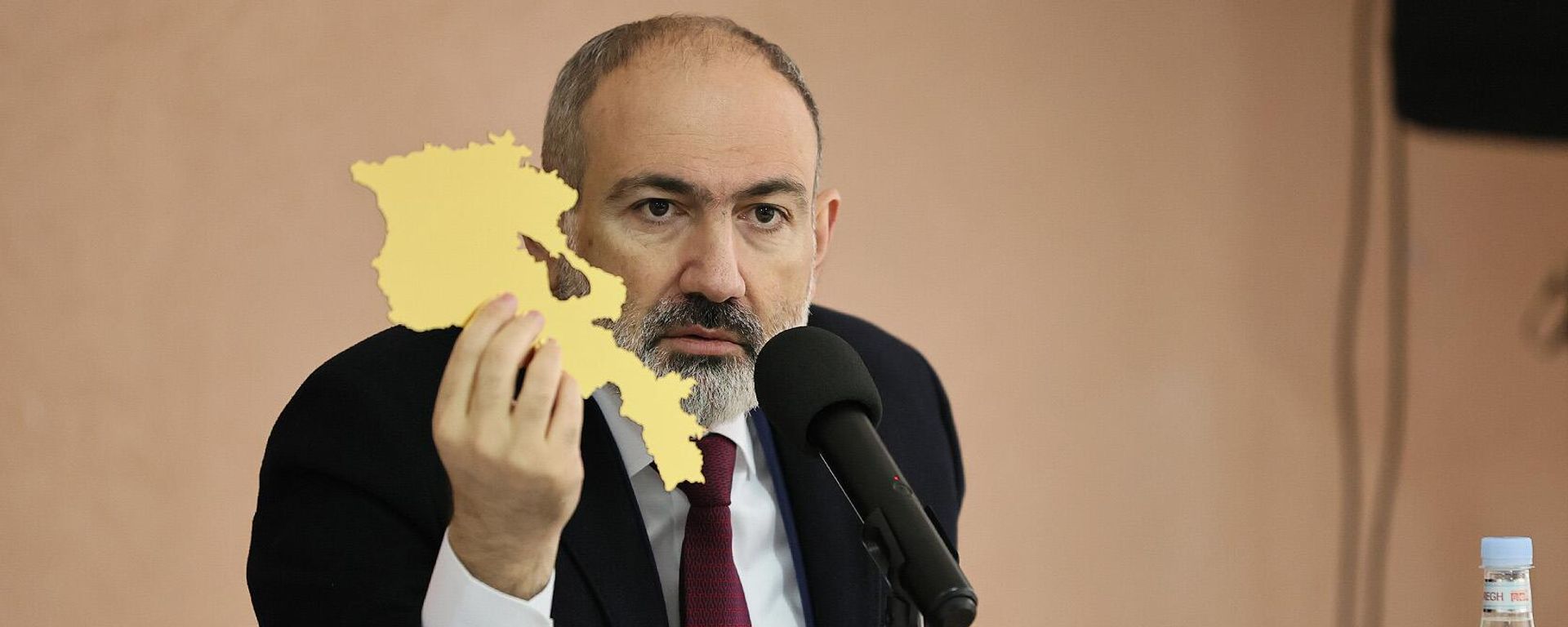 Премьер-министр Никол Пашинян посетил приграничные села Тавушской области (18 марта 2024). Тавуш - Sputnik Армения, 1920, 22.06.2025