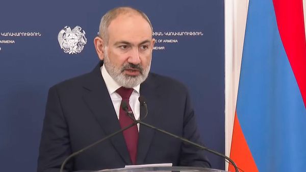 Премьер-министр Никол Пашинян выступает с заявлениями после встречи с Генеральным секретарем НАТО (19 марта 2024). Еревaн - Sputnik Армения