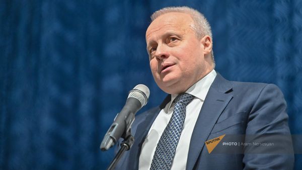 Посол РФ Сергей Копыркин на премьере российского фильма Свидетель (19 марта 2024). Еревaн - Sputnik Армения