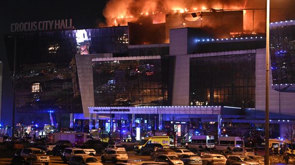 Возгорание в концертном зале Крокус Сити Холл, где произошла стрельба (22 марта 2024). Москва - Sputnik Армения