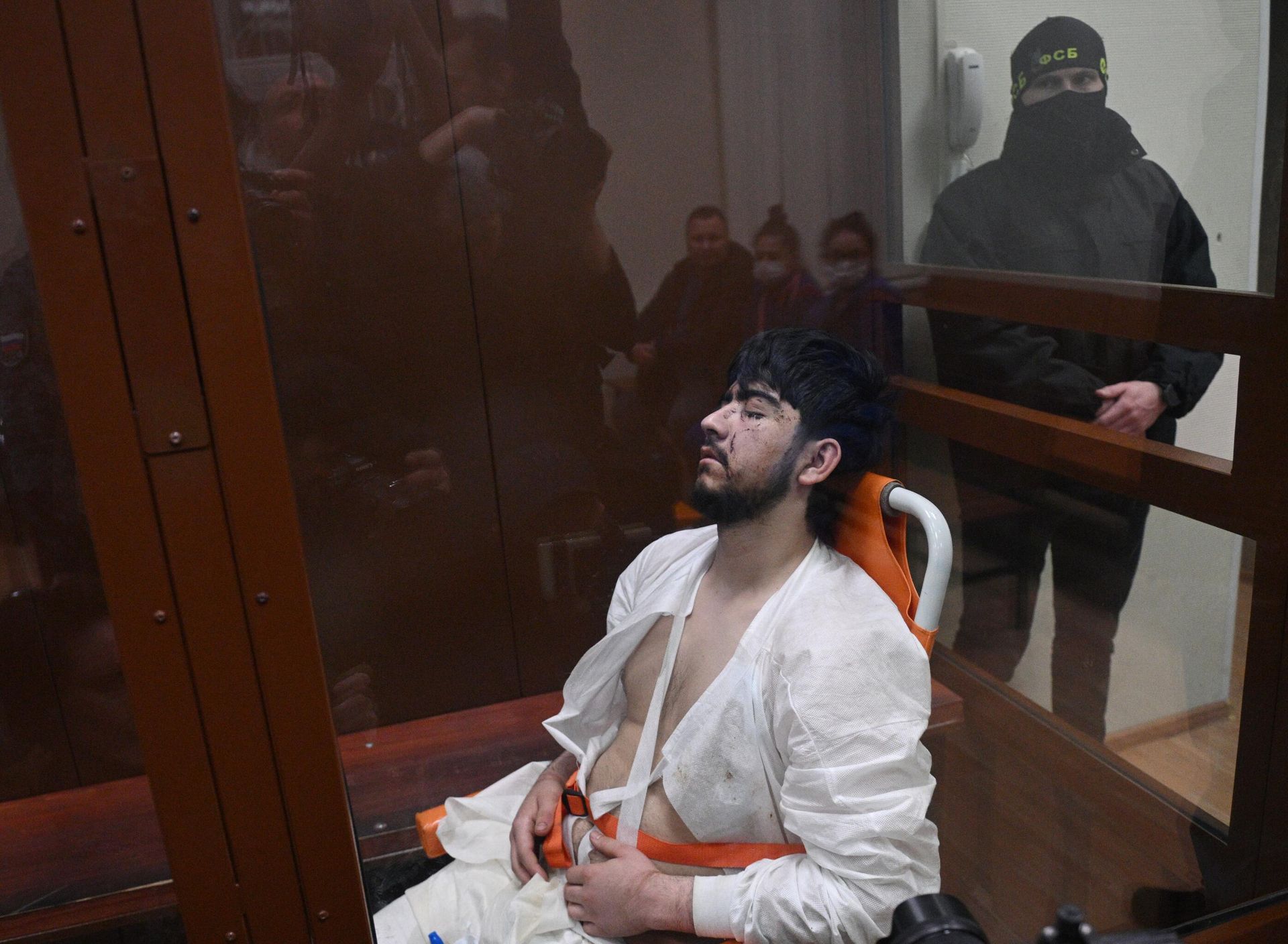 Мухаммадсобир Файзов, задержанный по подозрению в террористическом акте в Крокус Сити Холл, в здании Басманного (24 марта 2024). Москвa Мухаммадсобир Файзов, задержанный по подозрению в террористическом акте в Крокус Сити Холл, в здании Басманного (24 марта 2024). Москвa - Sputnik Армения, 1920, 25.03.2024