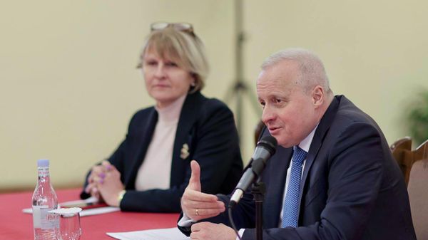Встреча Чрезвычайного и полномочного посла России Сергея Копыркина с армянскими делегатами Всемирного фестиваля молодежи, прошедшего в начале марта в Сочи - Sputnik Армения