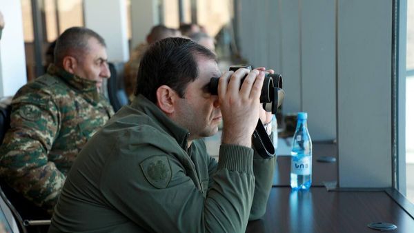 Министр обороны Сурен Папикян в сопровождении руководящего состава Генштаба ВС посетил полигон Баграмян (28 марта 2024). - Sputnik Армения