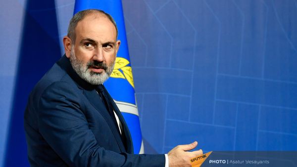 Премьер-министр Никол Пашинян перед началом саммита лидеров стран-участниц ОДКБ (23 ноября 2022). Еревaн - Sputnik Армения