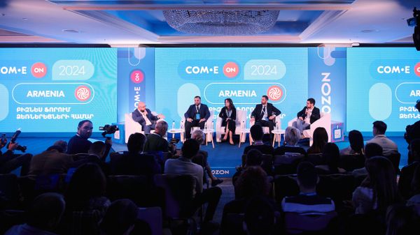 Форум по развитию электронной торговли, проведенный платформой Ozon (3 апреля 2024). Еревaн - Sputnik Армения