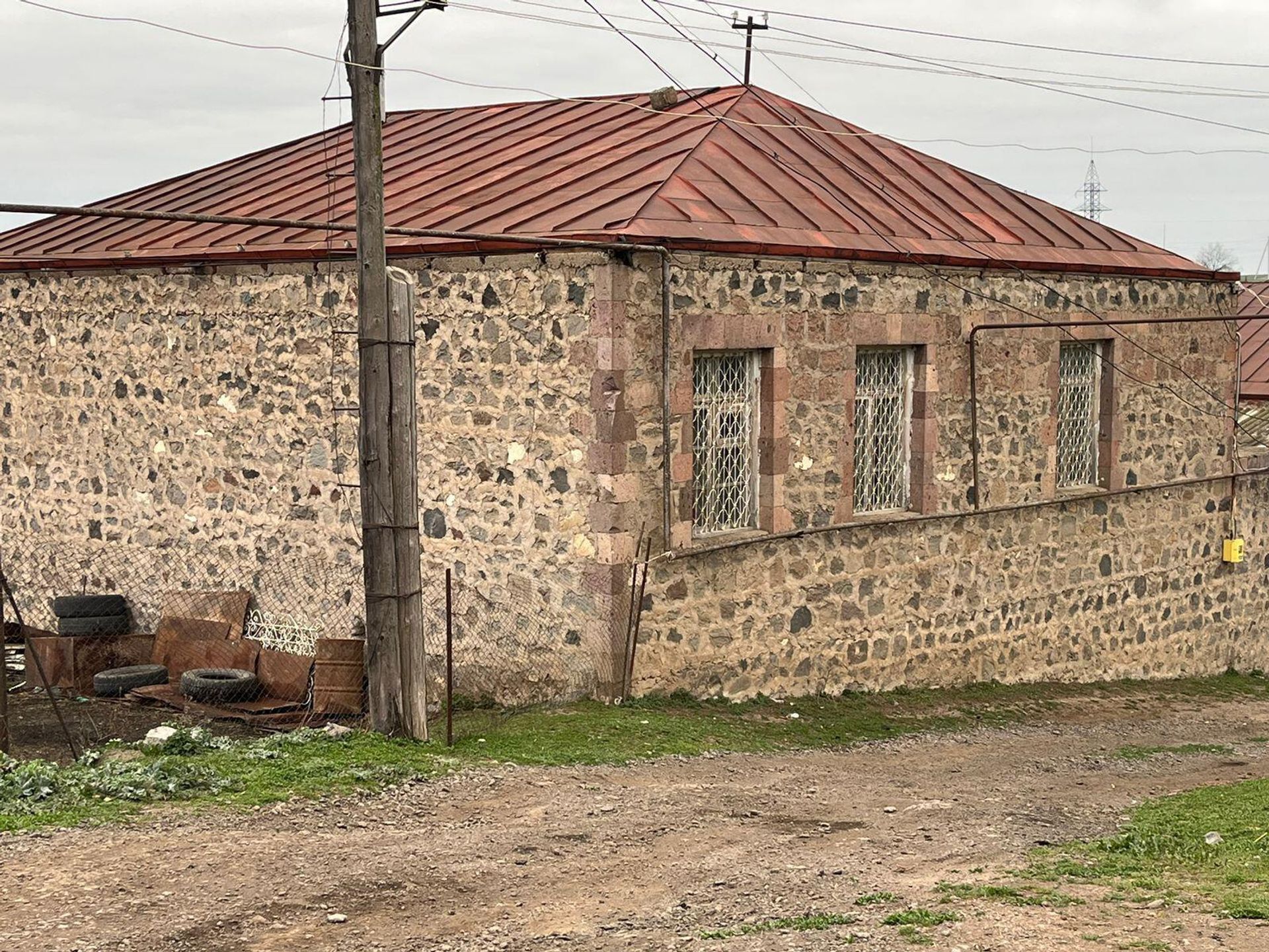 Последствия ночных обстрелов у села Тех со стороны азербайджанских ВА (7 апреля 2024). Сюник - Sputnik Արմենիա, 1920, 07.04.2024