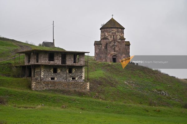 Ոսկեպարի Սուրբ Աստվածածին եկեղեցին Ավետման տոնին - Sputnik Արմենիա