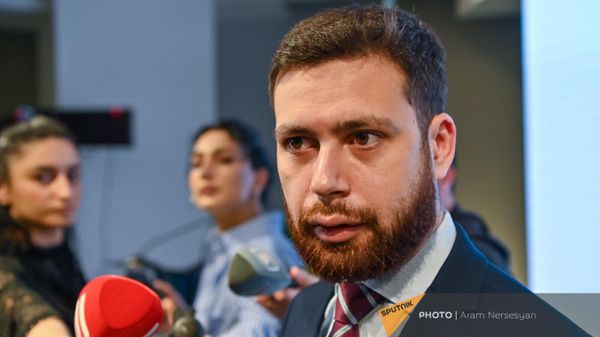 Замминистра иностранных дел Ваан Костанян на экспертной конференции “Стратегическое партнерство Армения-Грузия: от концепции к реальности” (11 апреля 2024). Еревaн - Sputnik Армения