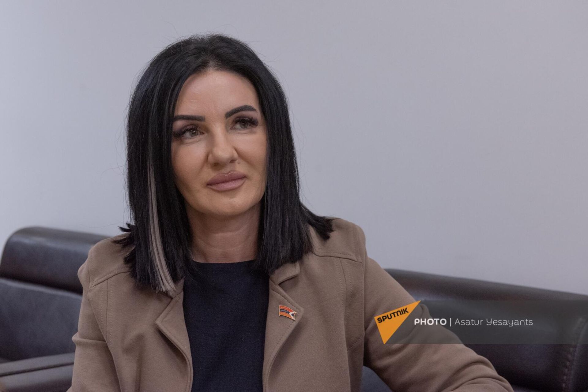 Экс-депутат НС Карабаха Метаксе Акобян в гостях радио Sputnik Экс-депутат НС Карабаха Метаксе Акобян в гостях радио Sputnik - Sputnik Армения, 1920, 26.12.2024