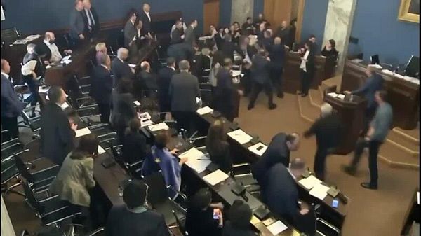 Депутаты парламента Грузии подрались во время обсуждения законопроекта об иноагентах - Sputnik Армения